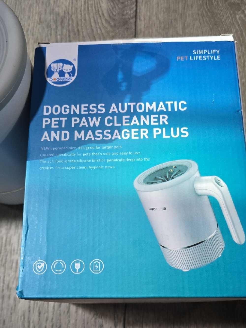 Dogness Automatic Pet Paw Cleaner & Massager - Picture 2 of 5